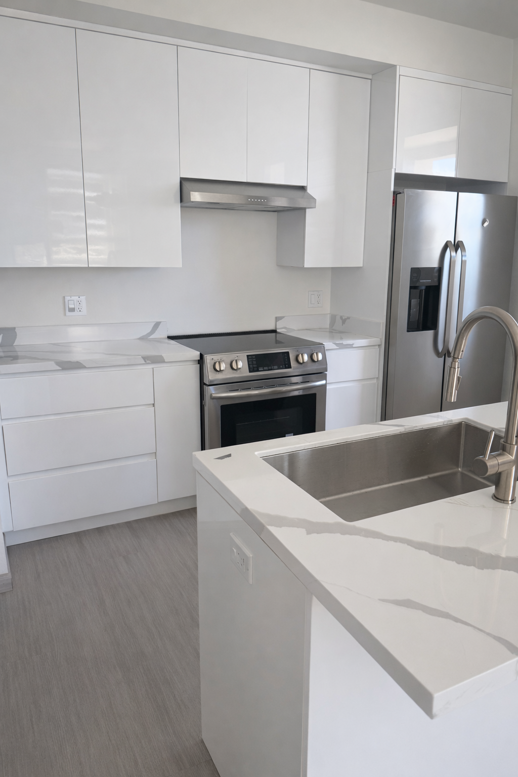 Kitchen l Dhillon Villas Apartments. in Manteca, CA